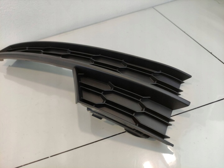 SKODA OCTAVIA MK III 3 LIFT GRILLE PARE-CHOCS GAUCHE AVANT 5E0807681F