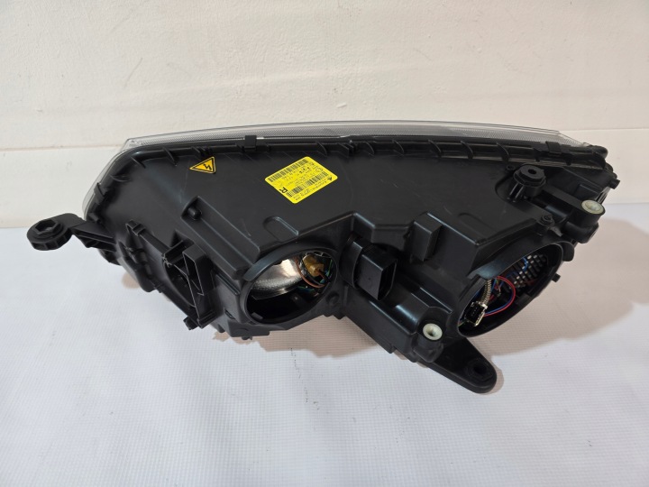 PHARE AVANT DROITE SKODA OCTAVIA 3 III BI-XENON ROTATIF 5E1941016B