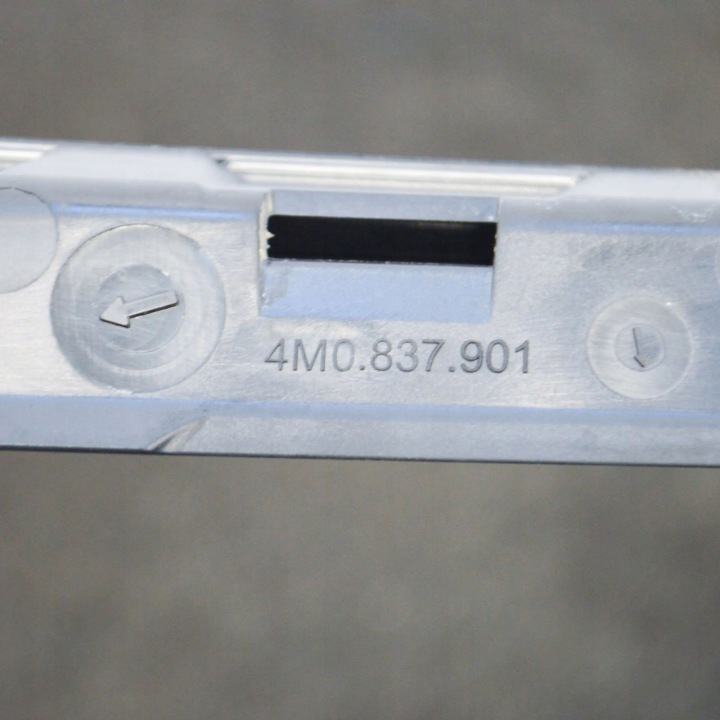AUDI Q7 4M 2016 GAUCHE CÔTÉ MOULURE JOINT D'ÉTANCHÉITÉ VITRES PORTES