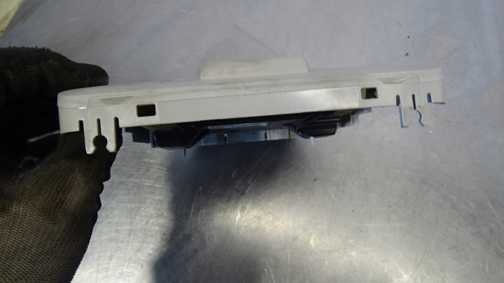 ÉCLAIRAGE CABINES AVANT MERCEDES W245 B200