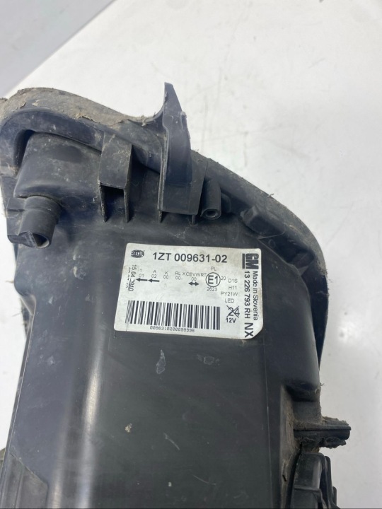 PROJECTEUR DROITE CÔTÉ OPEL INSIGNIA A 1ZT00963102