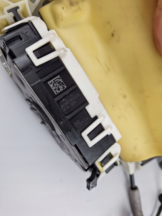 SERRURE DE PORTE ARRIÈRE CÔTÉ DROITE MERCEDES-BENZ E W211 A0997300235