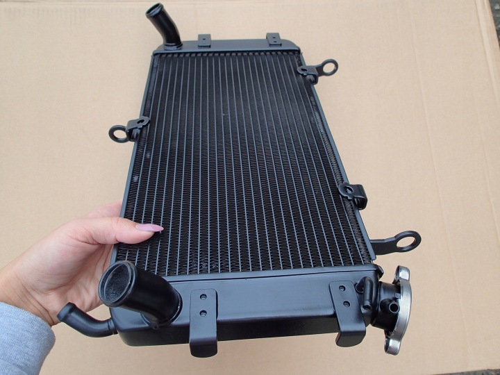 RADIATEUR NEUF SUZUKI GSR 750, GSR750 17710-08J00
