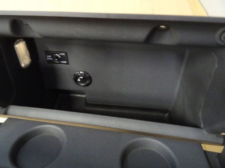 BOÎTE À GANTS PASSAGER VW TOURAN 1T1857101A NR705