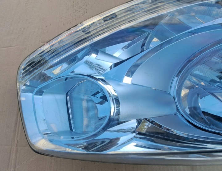 KIA VENGA PROJECTEUR DROIT 0301257202 (28)