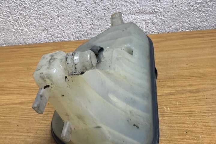 RÉSERVOIR D'EXPANSION LIQUIDE REFROIDISSEMENT JAGUAR XF (X250) 8W838101AA 3.0L