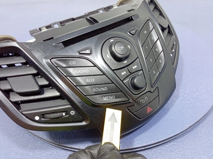 FORD FIESTA MK7 08- RADIO D'USINE CD AA6T18C815AC