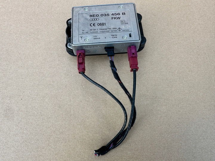 AUDI A6 C6 AMPLIFICATEUR MODULE D'ANTENNE BIELLES 8E0035456B