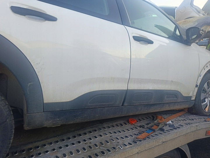 CITROEN C4 CACTUS LIFT PHARE ARRIÈRE DROITE DANS AILE