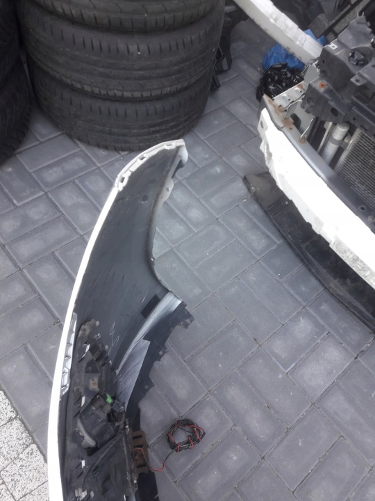 MAZDA 6 GH 2010-2012 LIFT PARE-CHOCS AVANT AVANT SANS OUVERTURES COULEUR 22V