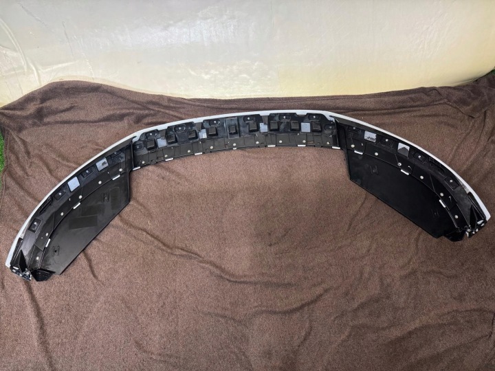 REVÊTEMENT MOULURE PARE-CHOCS AVANT HAUT CITROEN DS 7 ORIGINAL 9821647677