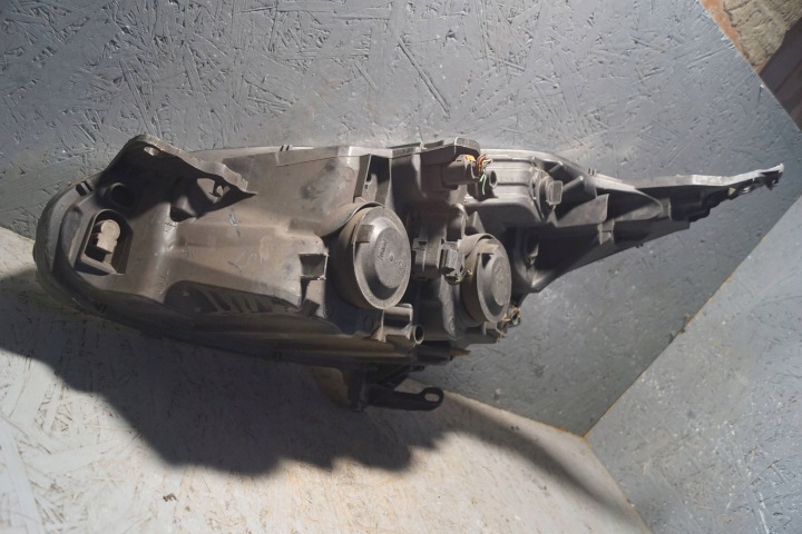 PEUGEOT 208 PHARE DROIT AVANT (S1947) UK