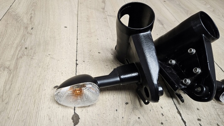 POIGNÉE FIXATION PHARES CLIGNOTANTS MOTO GUZZI 1100 V11