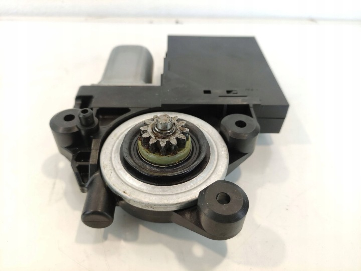 VOLVO S40 V50 PETIT MOTEUR VITRES GAUCHE AVANT 30798104AB