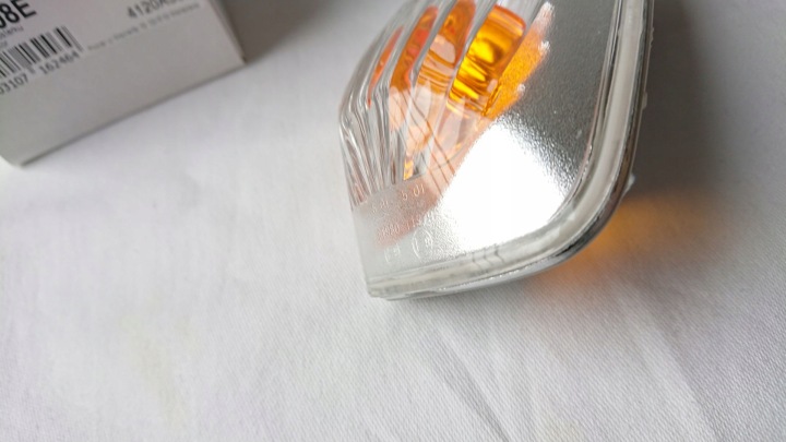 CLIGNOTANT LATÉRAL DANS RÉTROVISEUR DROIT RENAULT MASTER
