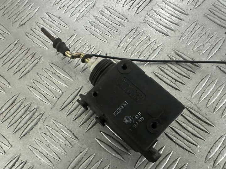BMW 3 E36 SERVOMOTEUR SERRURE CENTRAL 1387610