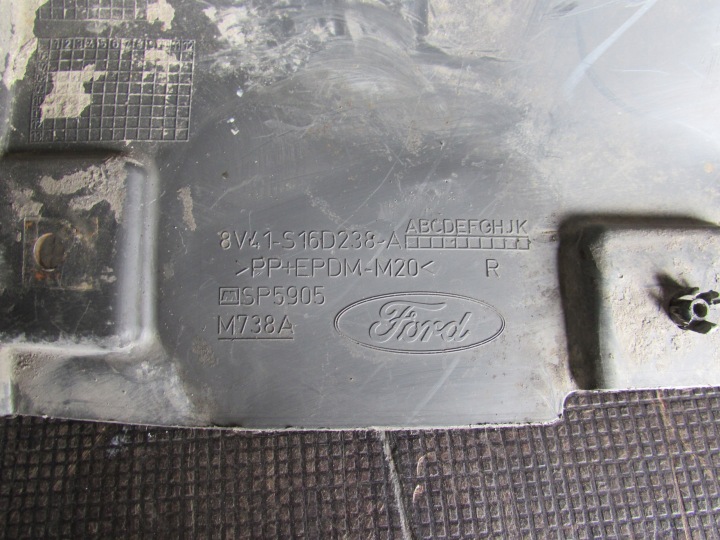 MOULURE BLORNIKA DROIT AVANT FORD KUGA 08-13R 8V41-S16D238A