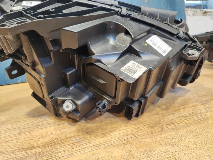 PROJECTEUR GAUCHE CÔTÉ MERCEDES-BENZ B W246 W242 A2469062601
