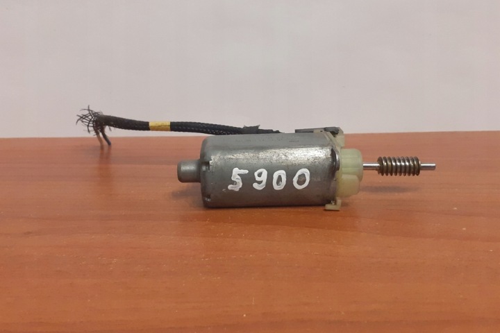PETIT MOTEUR AVANT GAUCHE SIÈGES MERCEDES-BENZ C (W203) 5900 2000