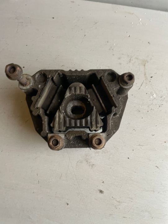 COUSSIN MOTEUR BOÎTE DE VITESSES RENAULT PREMIUM MIDLUM DXI VOLVO FE RESTYLAGE D7