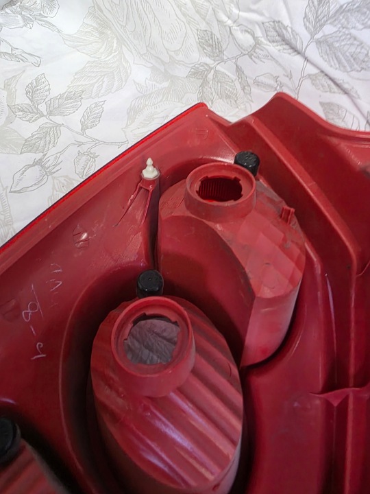NISSAN PIXO SUZUKI ALTO PHARE DROITE ARRIÈRE 22017092 220-17092