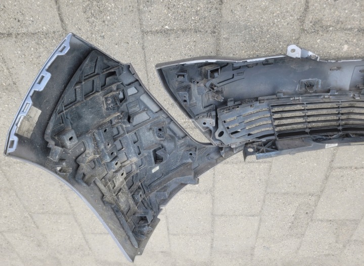 PARE-CHOCS AVANT PEUGEOT 508 II AVANT RESTYLAGE 2018-23 6 PDC