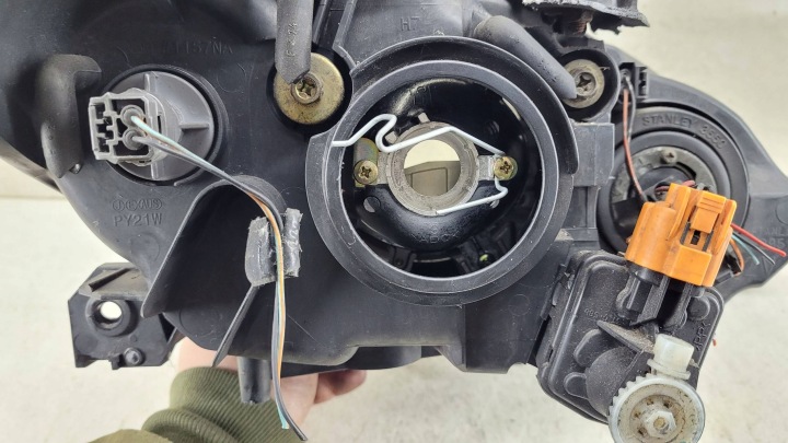 MAZDA 3 I 03-09 PHARE GAUCHE AVANT AVANT PROJECTEUR P2951