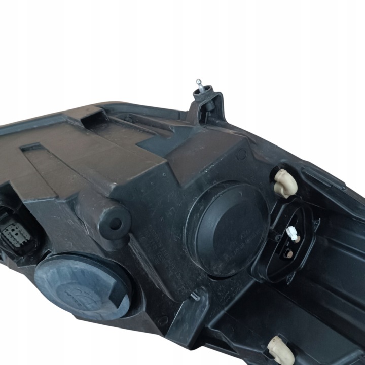 PHARE GAUCHE AVANT FORD FIESTA MK8 LED L1BB-13E015-CE