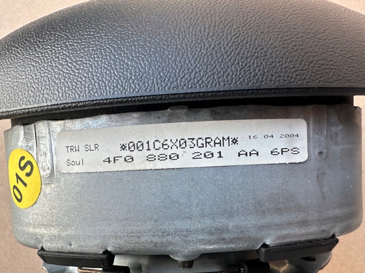 AUDI A6 C6 COUSSIN CONDUCTEUR NOIRE 4F0880201AA