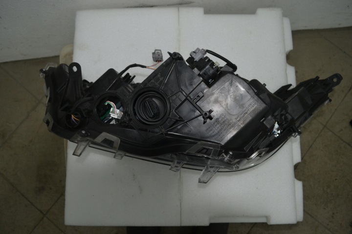 PHARE DROIT AVANT DROITE AVANT TOYOTA RAV4 V A5 18- COMPLET LED