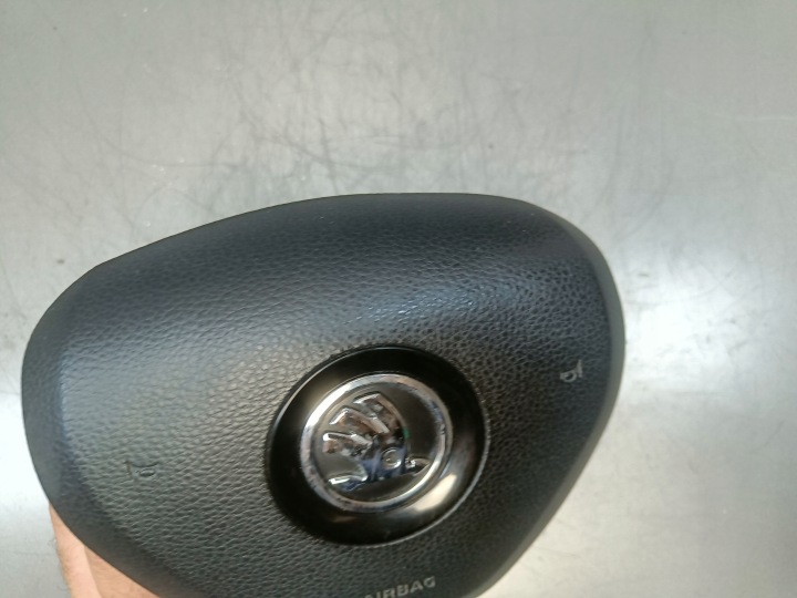 SKODA OCTAVIA III 3 COUSSIN CAOUTCHOUC AIRBAG CONDUCTEUR 5E0880201B