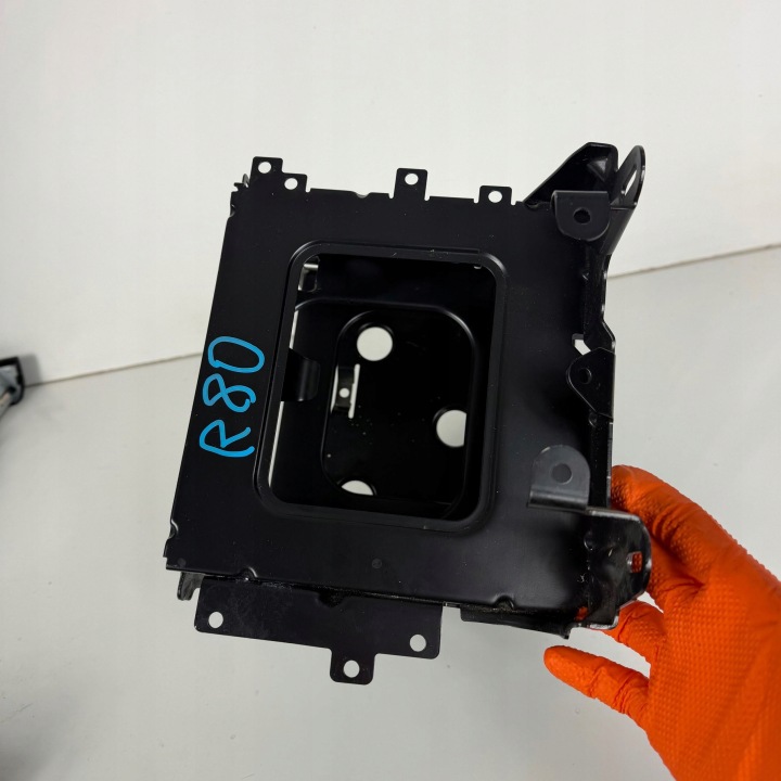 FIXATION CORBEILLE POIGNÉE RADIO AUDI A6 C6 4F0035209C