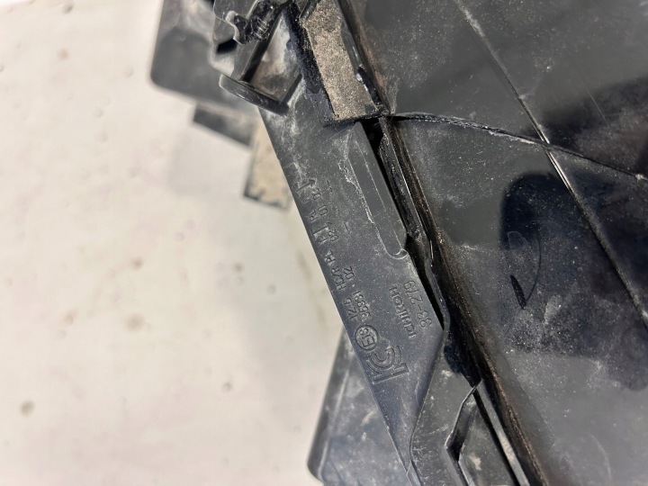 PROJECTEUR DROITE CÔTÉ TOYOTA CAMRY VIII XV70 8111033G00