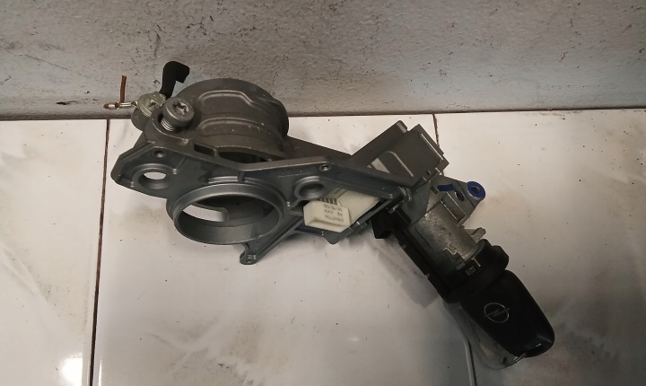 CONTACTEUR D'ALLUMAGE AVEC CLÉ N0501881;281726 OPEL ASTRA H UNIVERSEL 1.9CDTI 2007R (O1)