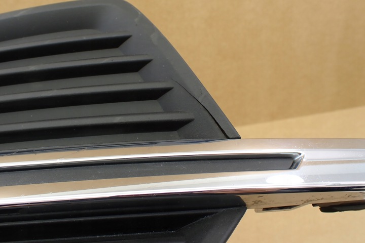 VOLVO XC60 II LIFT 22- GRILLE PARE-CHOCS DROITE AVANT AVANT 32234947 OE RH