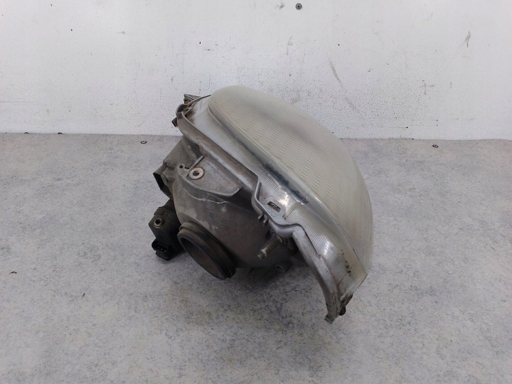 PHARE AVANT DROITE RENAULT TRAFIC II 91165720 7700311372 VALEO 1.9 DCI