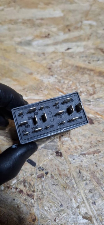 AUDI VW RELAIS ESSUIE-GLACES 192 1J0955531