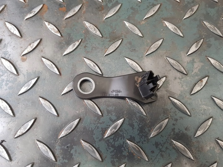 POIGNÉE PHARES GAUCHE FIXATION SUPÉRIEUR 6 949 633 BMW E60 AVANT RESTYLAGE RESTYLAGE