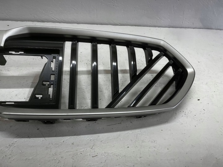 CALANDRE GRILLES GRILLE AVANT AVANT BMW 1 F70 2024 ORIGINE 5A35D15