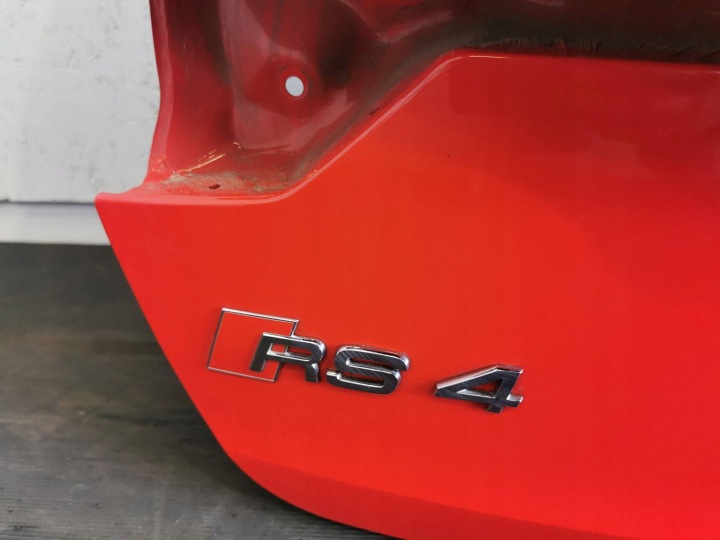 COUVERCLES DE COFFRE COUVERCLES DE COFFRE AUDI RS4 B9