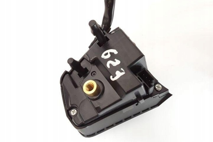 BOUTONS CAOUTCHOUC BMW 5 (F10) 9229479 2.0L GASOLINE 180KW 2012