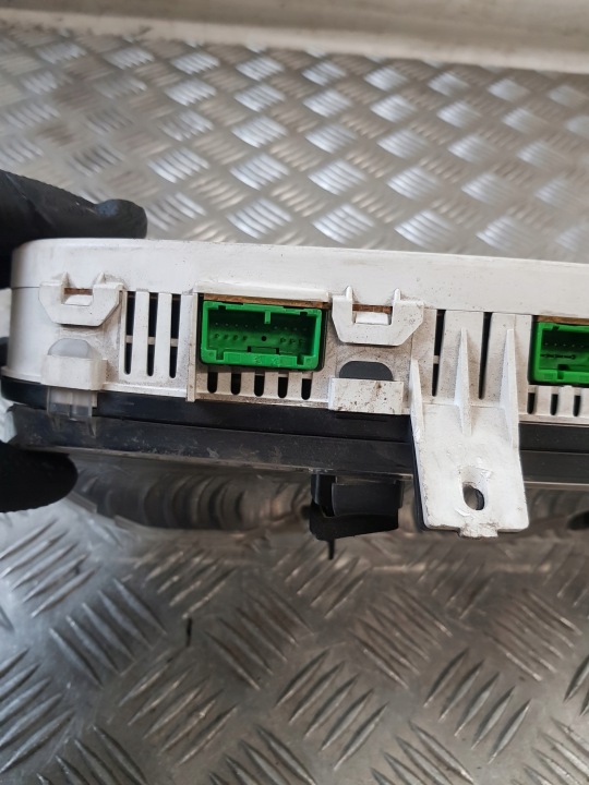 HONDA OE HR0251009 78100-G011