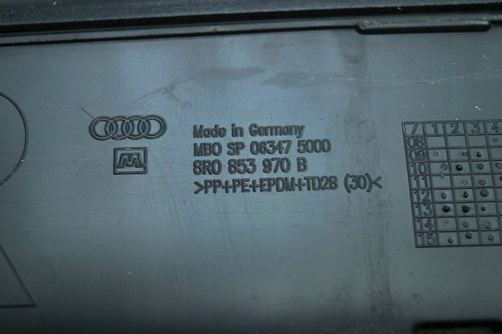 MOULURE PORTES DROIT ARRIÈRE AUDI Q5 8R0