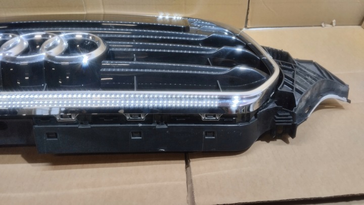 AUDI A5 8T LIFT 12-16 S-LINE S LINE GRILLE CALANDRE 8T0853651G 8T0853651H
