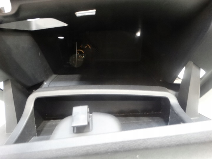BOÎTE À GANTS CONSOLES PASSAGER RENAULT SCENIC III 681080004R 09-13R.