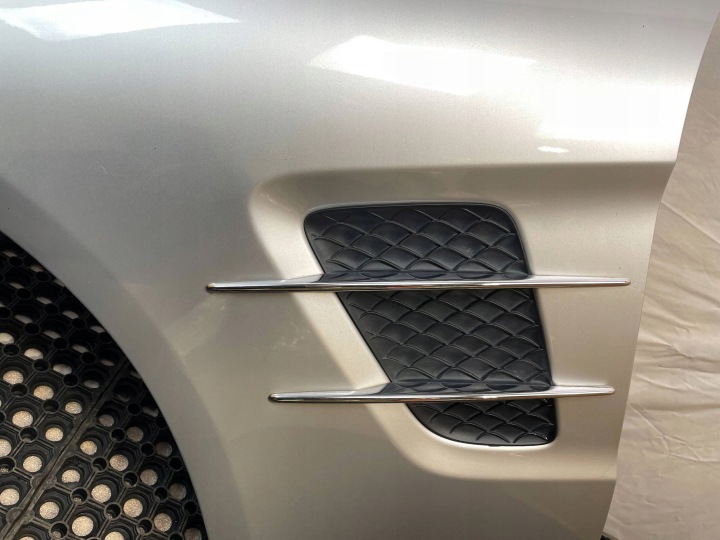 AILE AVANT AVANT GAUCHE MERCEDES SL R231 LIFT AMG CODE VERNIS 775