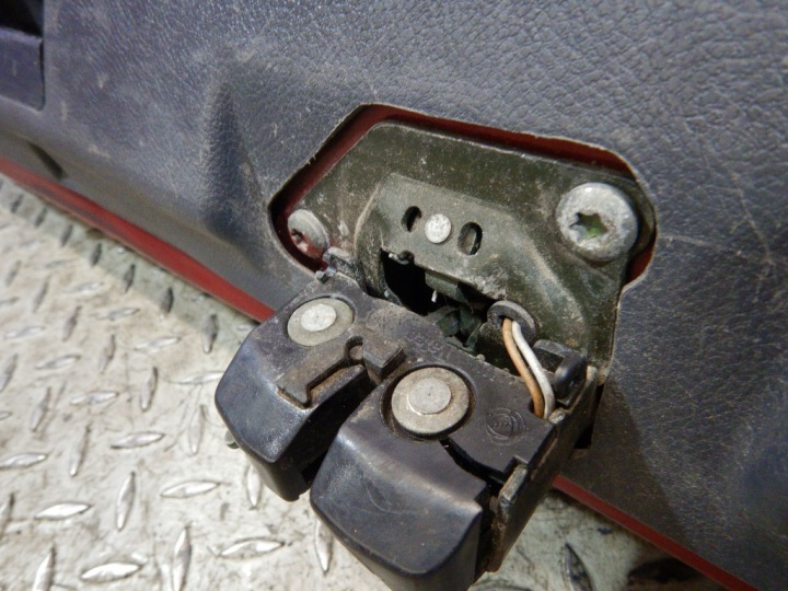FIAT PALIO II UNIVERSEL COUVERCLES DE COFFRE COUVERCLES DE COFFRE ARRIÈRE ARRIÈRE 132/F