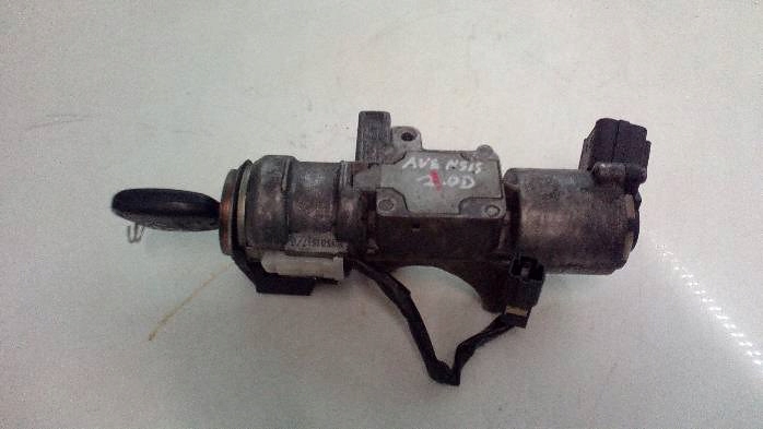CONTACTEUR D'ALLUMAGE CLÉ TOYOTA AVENSIS T25 2,0D N0501517/8