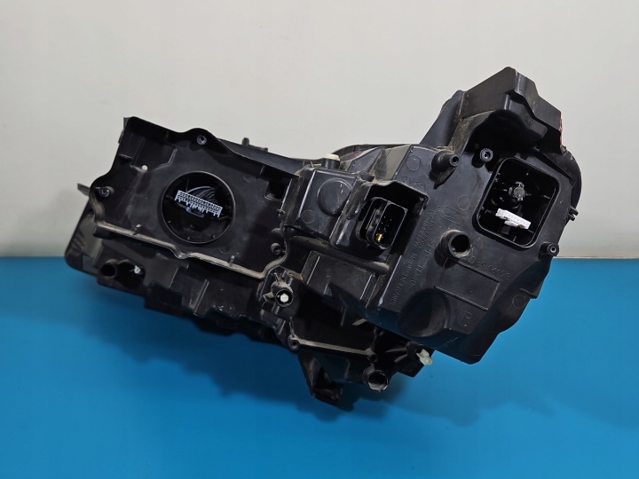 PROJECTEUR DROIT PHARE AVANT PEUGEOT 3008 II EUROPE