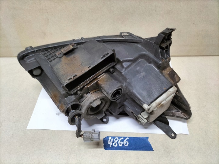 TOYOTA AVENSIS T25 LIFT PROJECTEUR GAUCHE (SZCZECIN-GORZOW- POZNAŃ 4866